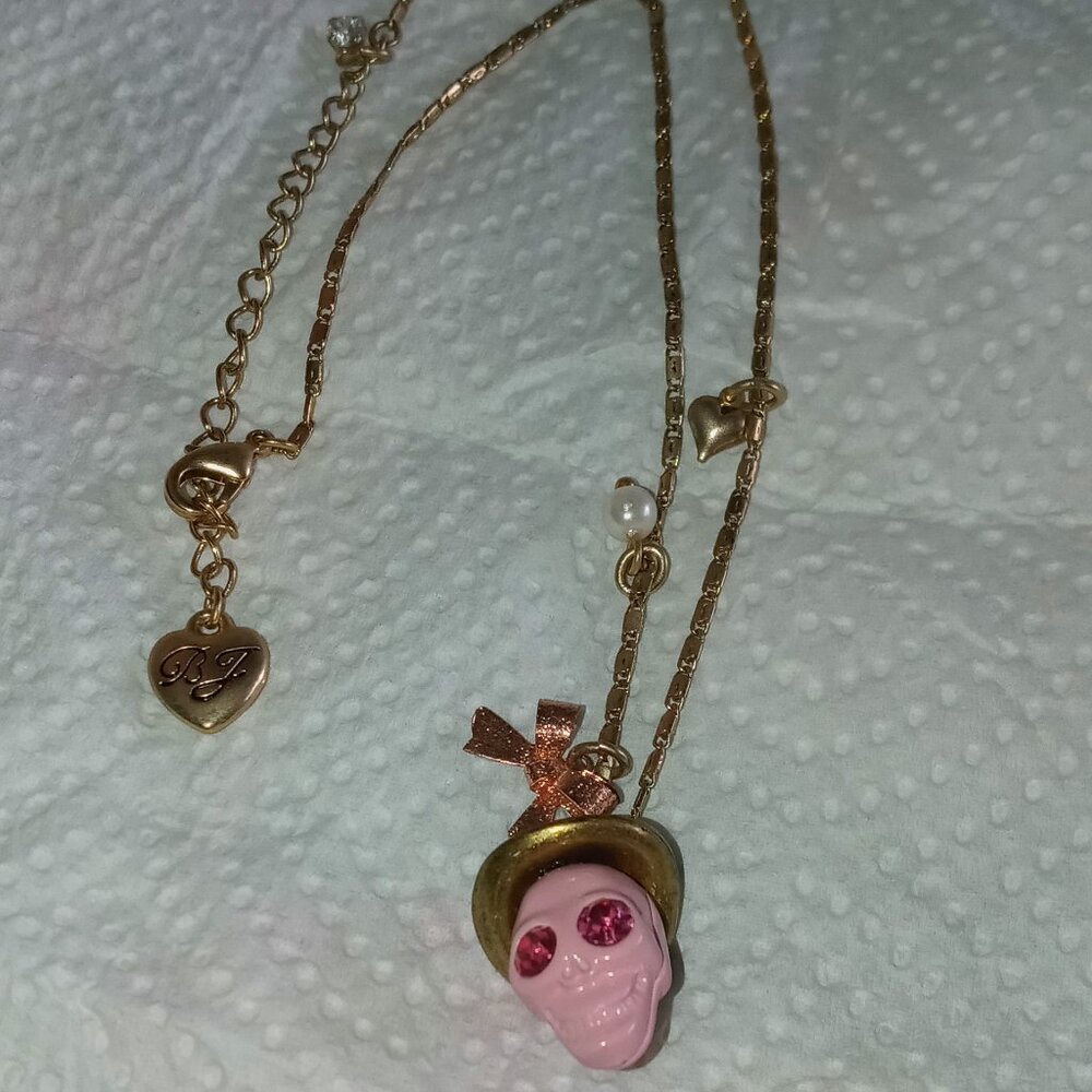 betsey johnson necklace
